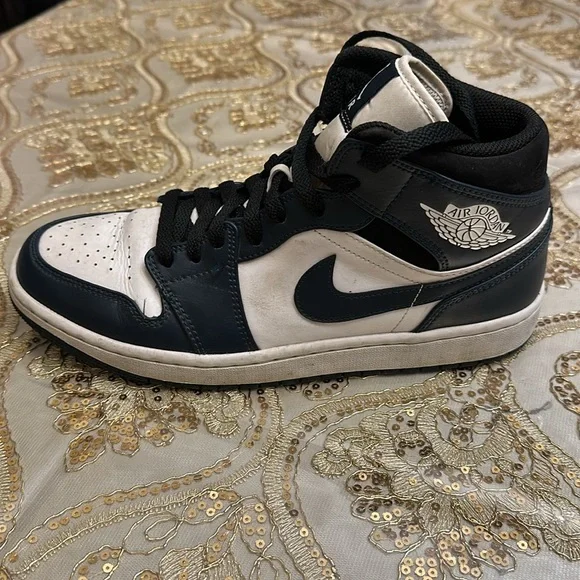 NIKE AIR JORDAN 1 MID SE ASW 'CARBON' - SIZE 9 MENS US - Picture 7 of 16